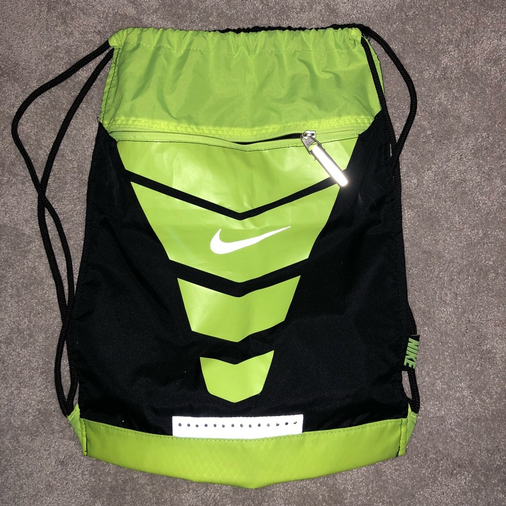 💚Nike drawstring bag